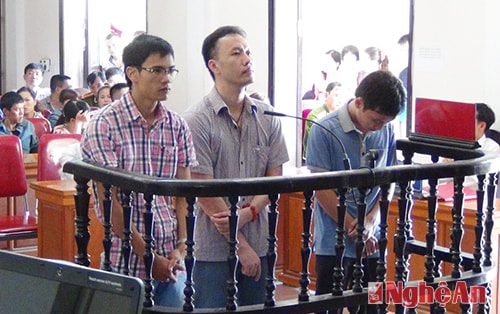 Các bị cáo tại tòa