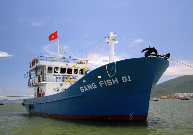 Ngày 7/7, tàu Sang Fish 01 của ngư dân Lê Văn Sang (Đà Nẵng) và anh rể Phan Bé (Quảng Ngãi) đã về đến sông Hàn, Đà Nẵng. Đây là con tàu vừa được đóng tại Cam Ranh (Khánh Hòa), hạ thủy thành công và chạy thử về Đà Nẵng. Tàu dài hơn 25 m, rộng gần 8 m, chiều cao mạn 3,6 m, lượng choán nước hơn 180 tấn.