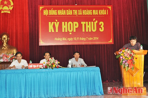 Đoàn chủ trì kỳ họp