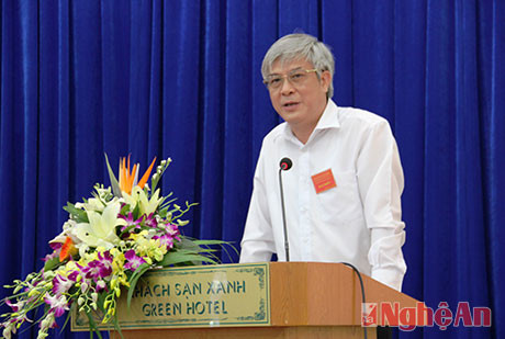Đại diện Ban Tổ chức Tỉnh ủy Sơn La phát biểu ý kiến thảo luận tai hội nghị