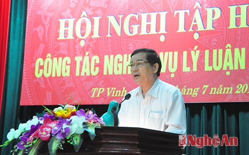 Lãnh đạo Ban Tuyên giáo Tỉnh ủy khai mạc lớp tập huấn