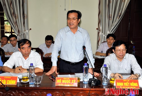 Đồng chí Hồ Ngọc Sỹ phát biểu.