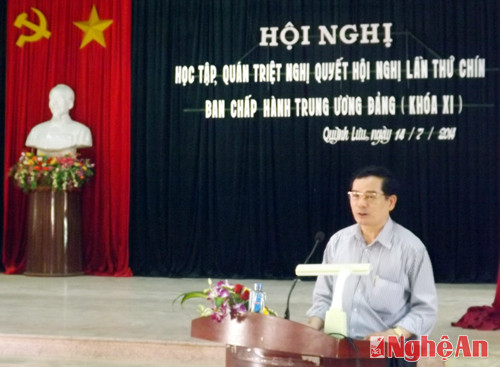 Đồng chí Bùi Đình Sâm- Phó trưởng Ban Tuyên giáo Tỉnh Ủy quan triệt nội dung Nghị quyết lần thứ 9- BCH TW Đảng khóa XI.