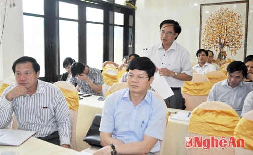 Đại biểu thị xã Hoàng Mai phát biểu thảo luận