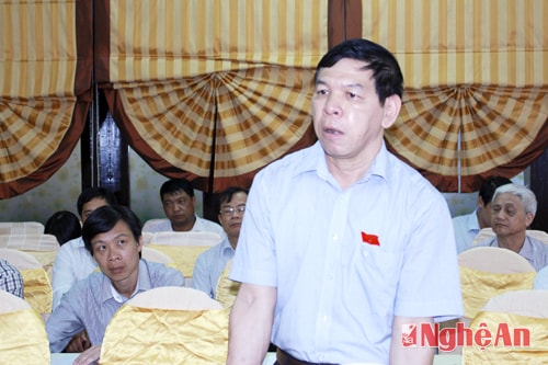Ông Lô Xuân Vinh - Đại biểu huyện Quế Phong phát biểu