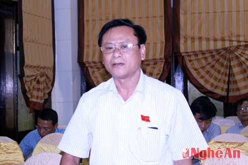 Ông Lữ Đình Thi - Đại biểu huyện Quế Phong phát biểu