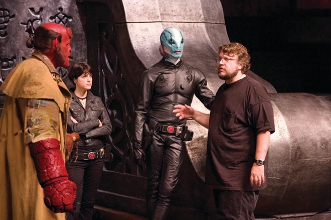 Đạo diễn Guillermo del Toro trên trường quay Hellboy II: The Golden Army (2008).