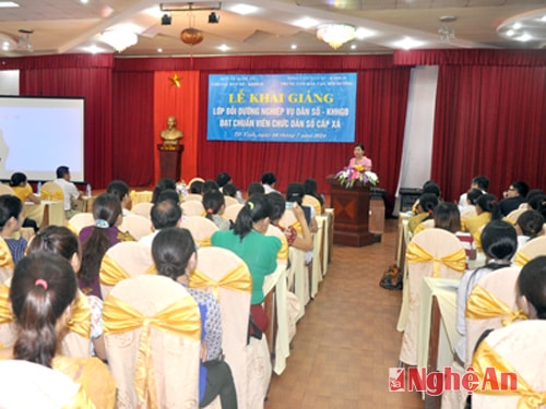 Toàn cảnh lớp bồi dưỡng nghiệp vụ DS-KHHGĐ đạt chuẩn viên chức dân số.