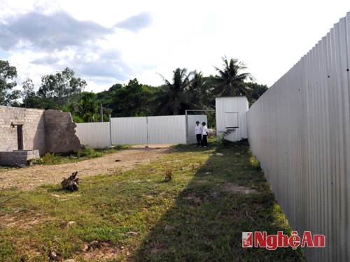 Chủ đầu tư đã xây dựng hàng rào chuẩn bị triển khai dự án tinh dầu, dược liệu.