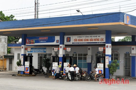 Chiếm dụng đất công trái phép xây dựng cây xăng  ở xã Hưng Lộc - TP. Vinh.