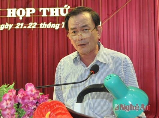 Ông Nguyễn Xuân Sinh - Chủ tịch UBND thành phố tiếp thu, giải trình các vấn đề tại phiên chất vấn thuộc thẩm quyền giải quyết tại kỳ họp thứ 8.