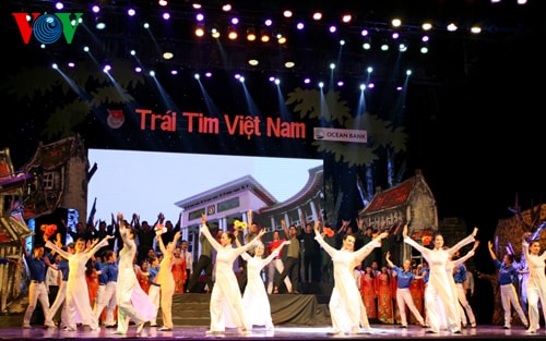 Đêm nhạc kết thúc gửi đến thông điệp: Cuộc đời đẹp nhất là khi biết mình sống có ý nghĩa đối với cộng đồng và đất nước