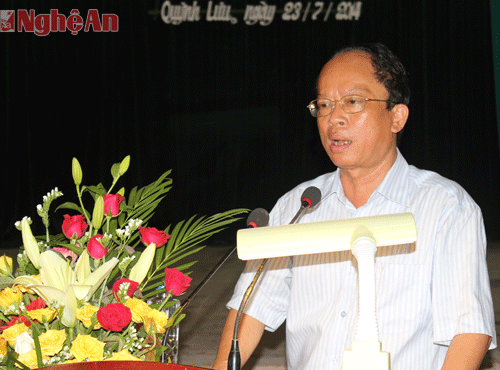 Ông Nguyễn Văn Thắng- Bí thư huyện ủy Quỳnh Lưu điều hành hội nghị