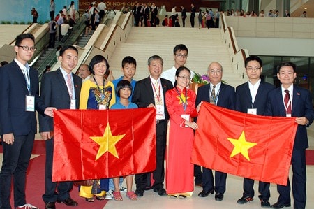  Đoàn học sinh Việt Nam dự cuộc thi Olympic Hóa học quốc tế lần thứ 46. Ảnh: VGP/Nhật Bắc