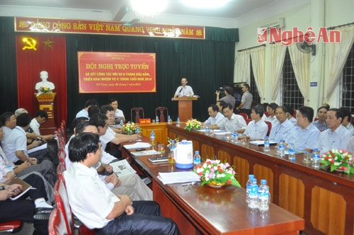 Đồng chí Đinh Xuân Lâm, Phó Giám đốc Sở Nội vụ khai mạc hội nghị trực tuyến