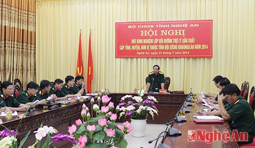 Đại tá Lương Hồng Phong phát biểu tại hội nghị