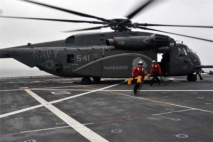 Trực thăng AH-64E Apache của Hải quân Mỹ tham gia tập trận