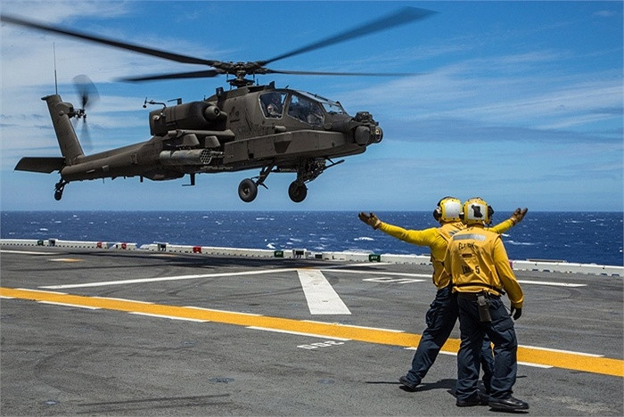 Trực thăng AH-64E Apache của Hải quân Mỹ tham gia tập trận