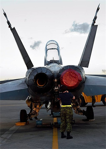 Máy bay CF-18 Hornet của Không quân Canada chuẩn bị cho cuộc tập trận
