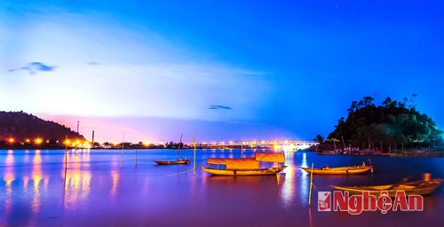 l Cầu Bến Thủy về đêm. Ảnh: Cảnh Hùng