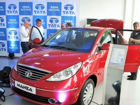 Tata Manza Aura  giá 738.000 peso tại Phillipines (xấp xỉ 358 triệu đồng)