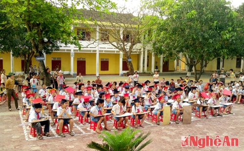 Một buổi sinh hoạt tiếng Anh ngoại khóa của Trường Tiểu học Trung Đô (TP. Vinh).