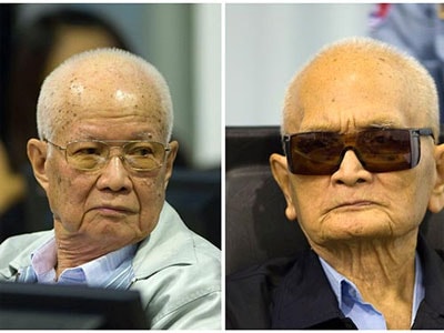 Bị cáo Khieu Samphan (trái) và Nuon Chea. 