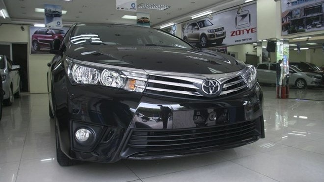 So với thế hệ cũ, Corolla Altis 2014 mang những đường nét góc cạnh hơn nhiều.