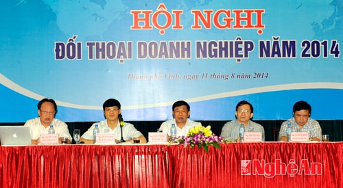 Đoàn chủ tịch.