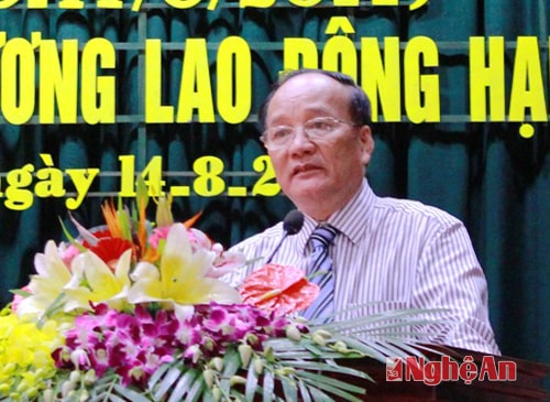 Đồng chí Vĩnh Quang Lê, Phó tổng thư ký Trung ương Hội Chữ thập đỏ Việt Nam đánh giá cao hoạt động trong 35 năm qua của Hội chữ thập đỏ tỉnh