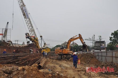 Việc TP Vinh bàn giao mặt bằng đúng tiến độ giúp các nhà thầu đẩy nhanh tiến độ thi công các hạng muc