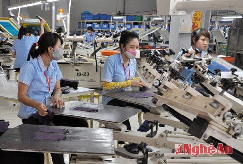Dây chuyền sản xuất tại Nhà máy may Havina ảnh Hữu nghĩa