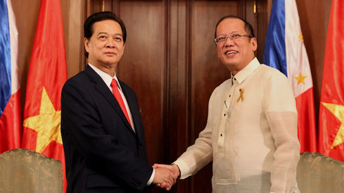 Nhiều nước đã lên tiếng ủng hộ Việt Nam, đồng thời phản đối những hành động ngang ngược, vi phạm nghiêm trọng luật pháp quốc tế của Trung Quốc.  (Trong ảnh: Thủ tướng Nguyễn Tấn Dũng hội đàm Tổng thống Philippines  Bengino Aquino ngày 21/5/2014). 