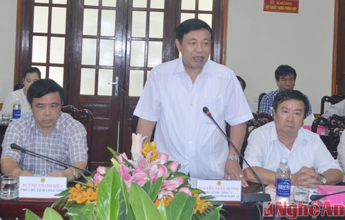 Đồng chí Nguyễn Xuân Đường phát biểu tại buổi làm việc.