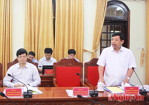 Đồng chí Nguyễn Xuân Đường phát biểu ý kiến