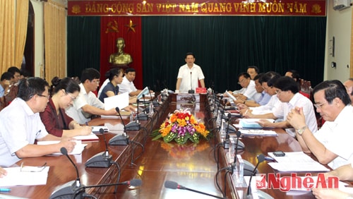 Toàn cảnh buổi làm việc.