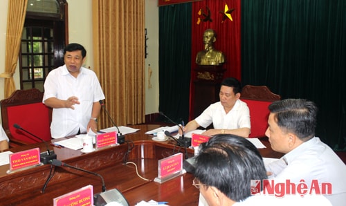 Đồng chí Nguyễn Xuân Đường phát biểu tại buổi làm việc.