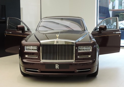 Chiếc Phantom Oriental Sun dành riêng cho thị trường Việt Nam, được sản xuất theo chương trình Bespoke của Rolls-Royce. Ảnh: Nguyễn Tới.