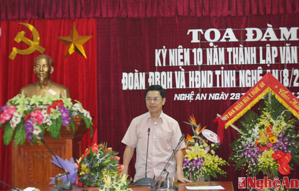 Đồng chí Nguyễn Xuân Sơn - Ủy viên BTV Tỉnh ủy, Phó Chủ tịch HĐND tỉnh phát biểu tại buổi tọa đàm.