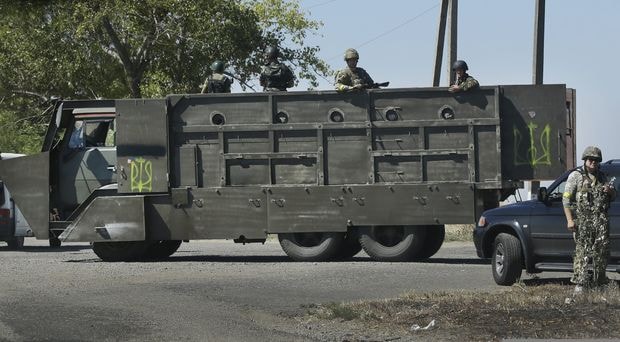 Quân lính Ukraina ở gần làng Sakhanka