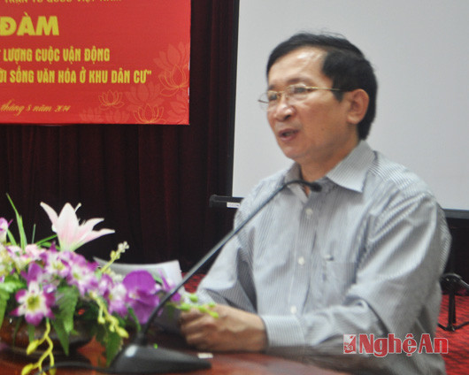 Đồng chí Đinh Viết Hồng phát biểu tại buổi tọa đàm.