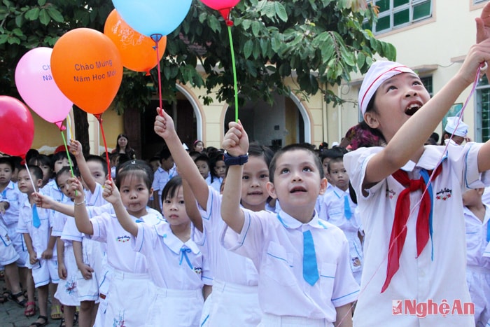 Rạng ngời niềm vui năm học mới ở Trường Tiểu học Lê Mao (TP. Vinh). Ảnh: Chi - Hoa