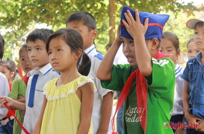 Các em học sinh Trường Tiểu học Hạ Sơn (Quỳ Hợp) trong ngày khai giảng. Ảnh: Đào Tuấn