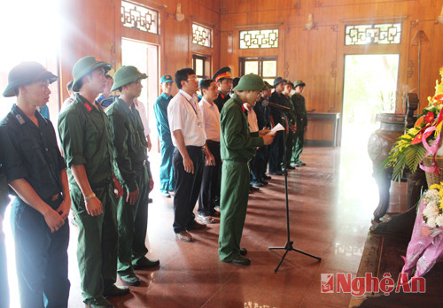 Thanh niên Nam Đàn dâng hương Chủ tịch Hồ Chí Minh