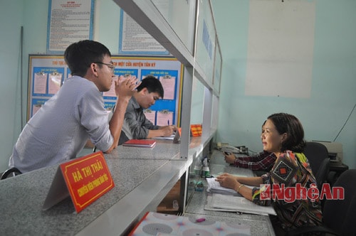 Kiểm tra tại Trung tâm giao dịch 1 cửa huyện Tân Kỳ