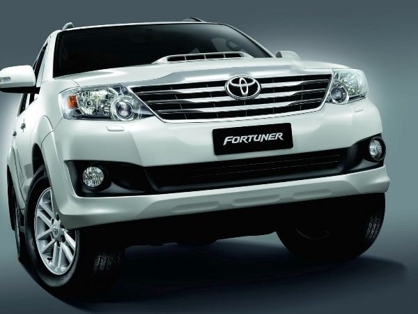 Fortuner vẫn tạo được một khoảng cách rất xa so với các đối thủ trong phân khúc dòng xe 7 chỗ.