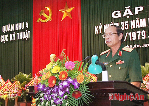 Trung tướng Võ Văn Việt – Bí thư Đảng ủy, Chính ủy Quân khu phát biểu chúc mững