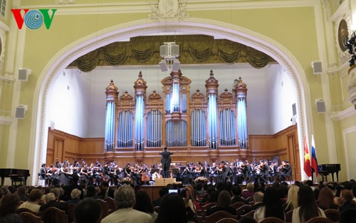 Trình tấu Bản giao hưởng số 12 của Nhạc sỹ thiên tài Shostakovich