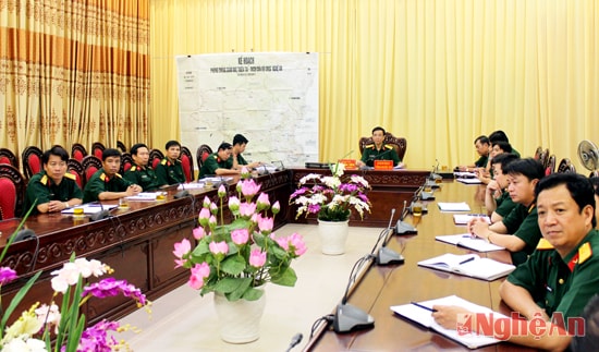 Đại tá Hà Tân Tiến chủ trì tại điểm cầu Nghệ An 