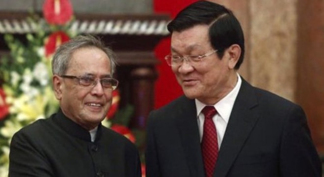 Chủ tịch nước Trương Tấn Sang và Tổng thống Ấn Độ Pranab Mukherjee. Ảnh: Reuters